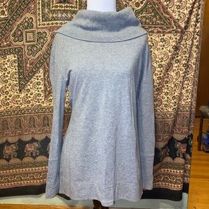 Long gray sweater with folder of neck - barley worn & small